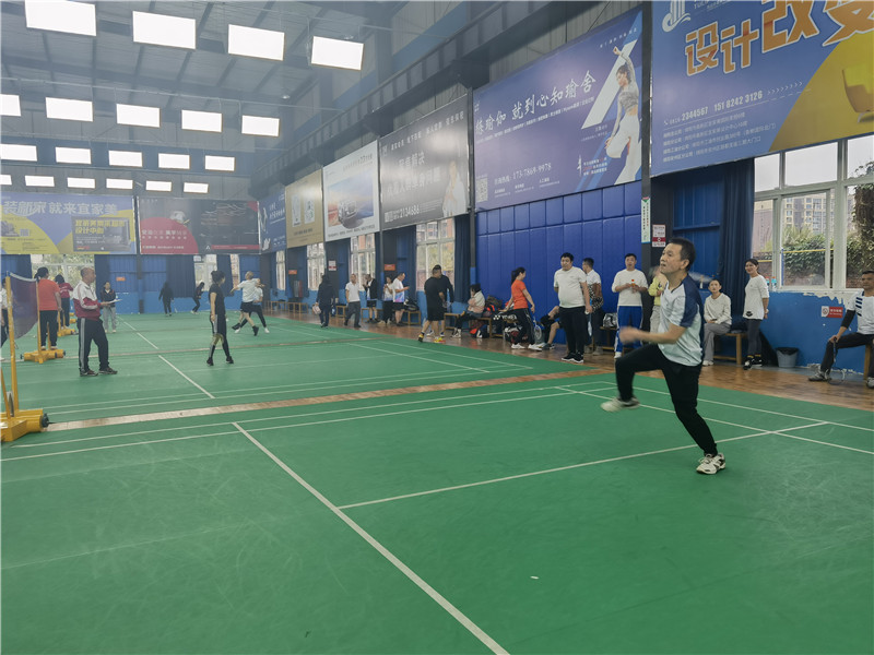 輕羽飛揚 一拍精彩——2023年員工羽毛球比賽8.jpg